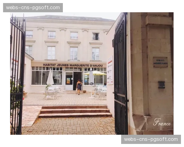 商业动态：昂热俱乐部与新的区域性赞助商签约，以改善财政状况