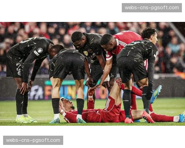 利物浦前锋埃基蒂克欧冠重伤离场，确诊跟腱断裂将长期缺阵